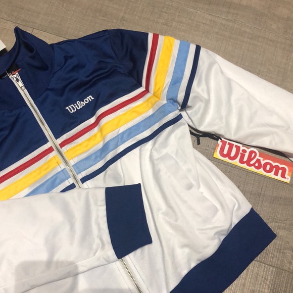 WILSON NEVER WORN TAGS ON SWEATER - Picture 2 of 2